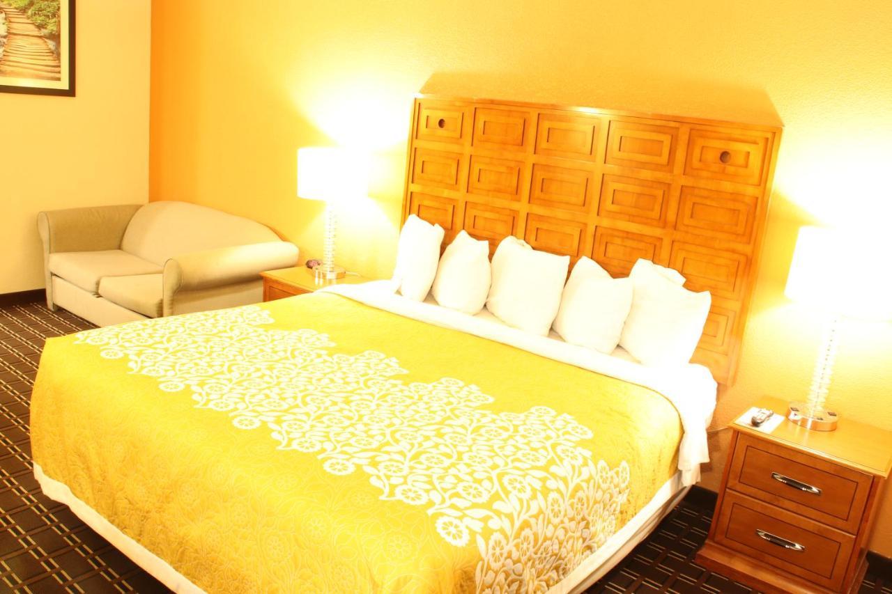 Days Inn By Wyndham Black River Falls - Access To Atv Trail Exteriér fotografie