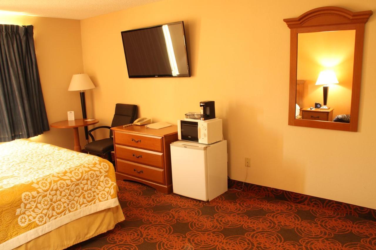 Days Inn By Wyndham Black River Falls - Access To Atv Trail Exteriér fotografie