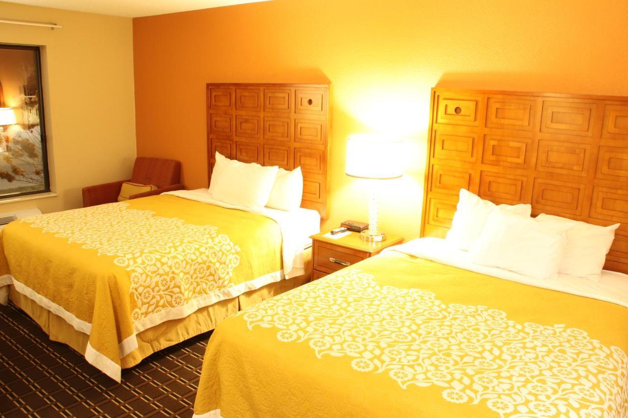 Days Inn By Wyndham Black River Falls - Access To Atv Trail Exteriér fotografie