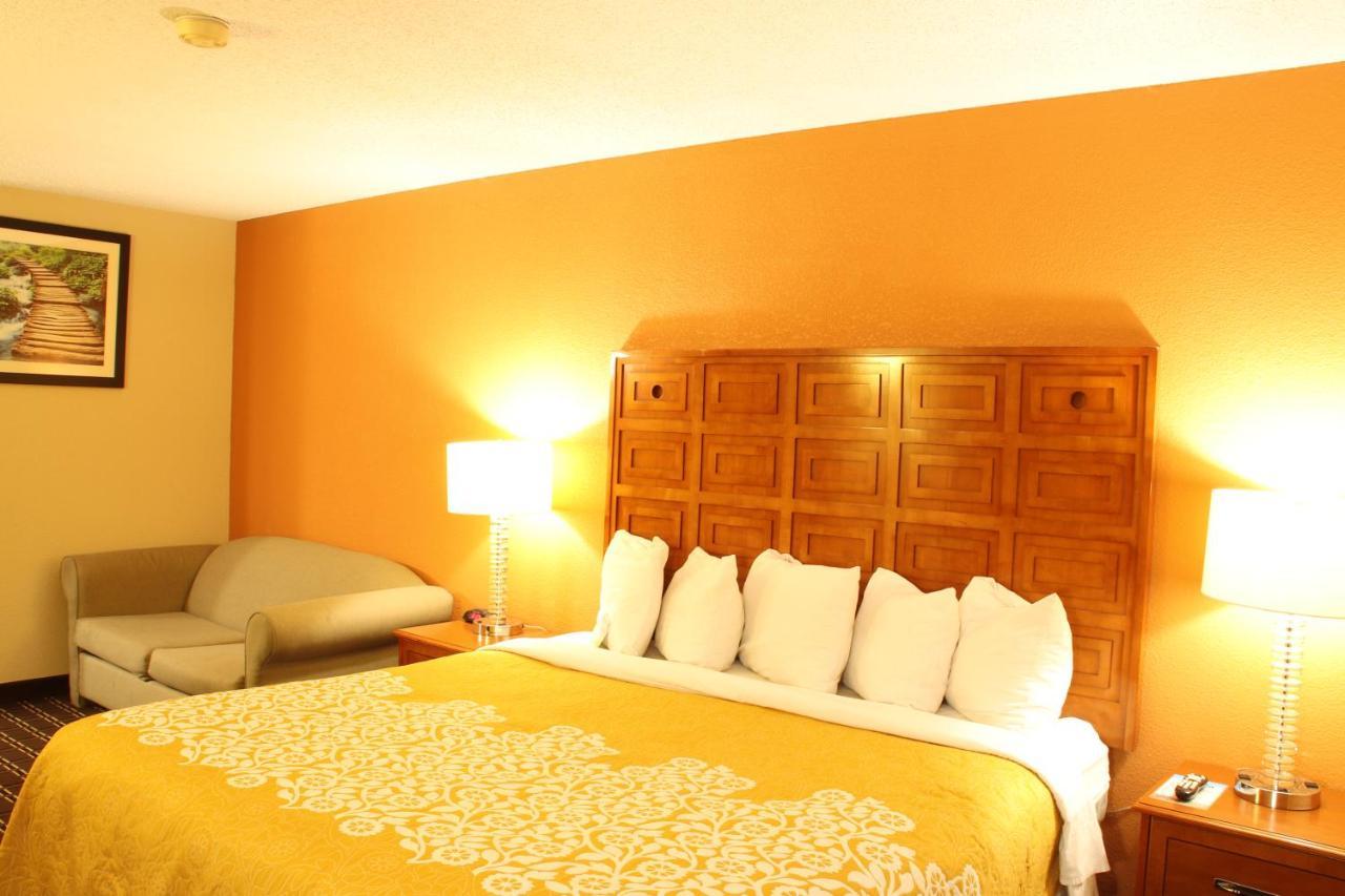 Days Inn By Wyndham Black River Falls - Access To Atv Trail Exteriér fotografie