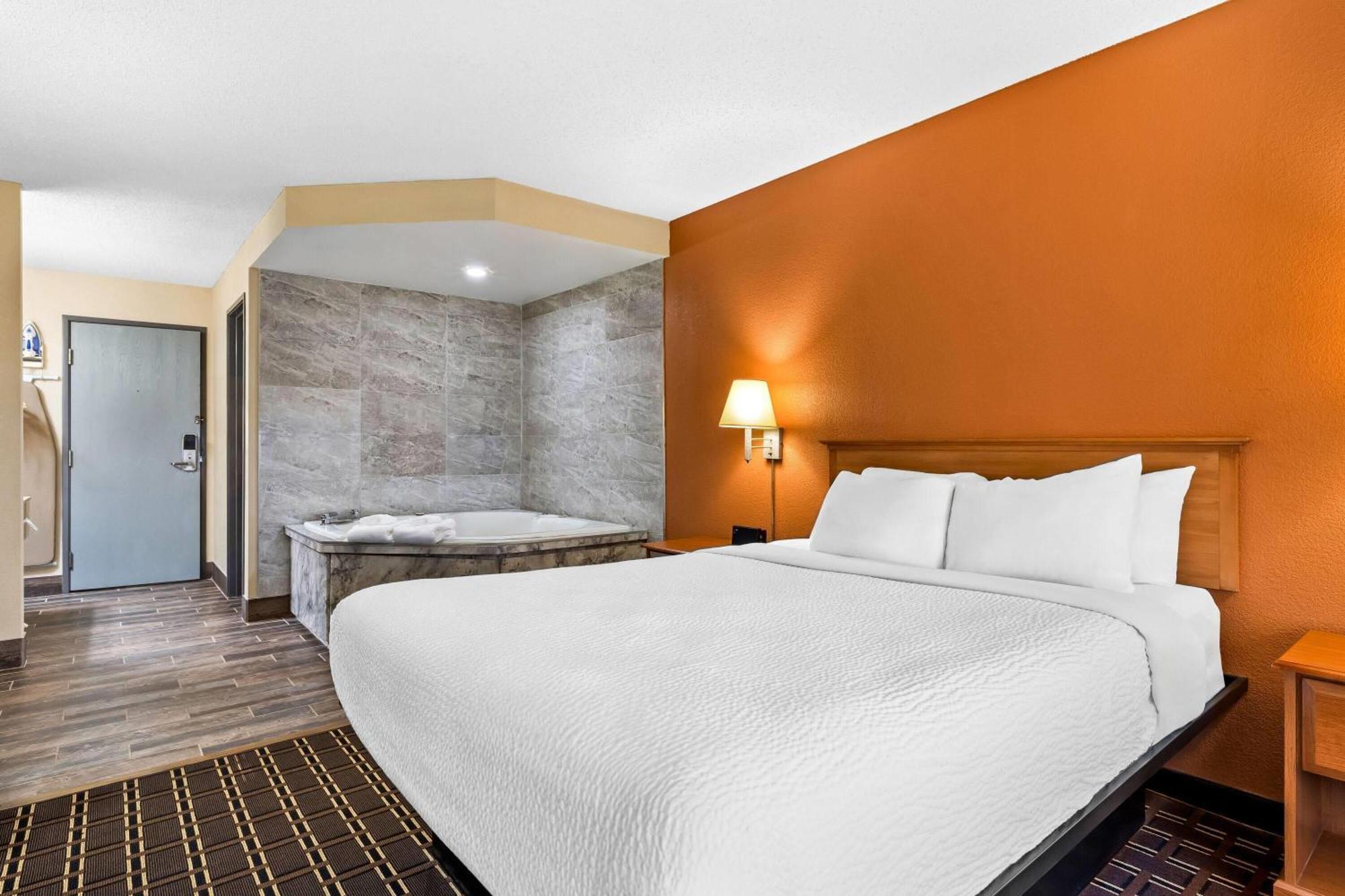 Days Inn By Wyndham Black River Falls - Access To Atv Trail Exteriér fotografie