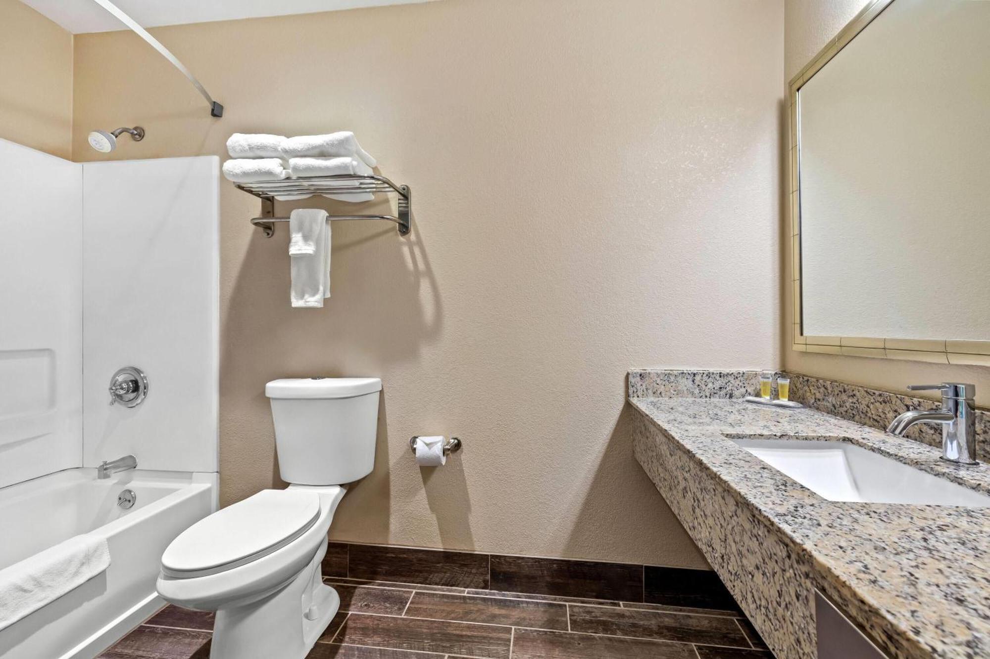 Days Inn By Wyndham Black River Falls - Access To Atv Trail Exteriér fotografie