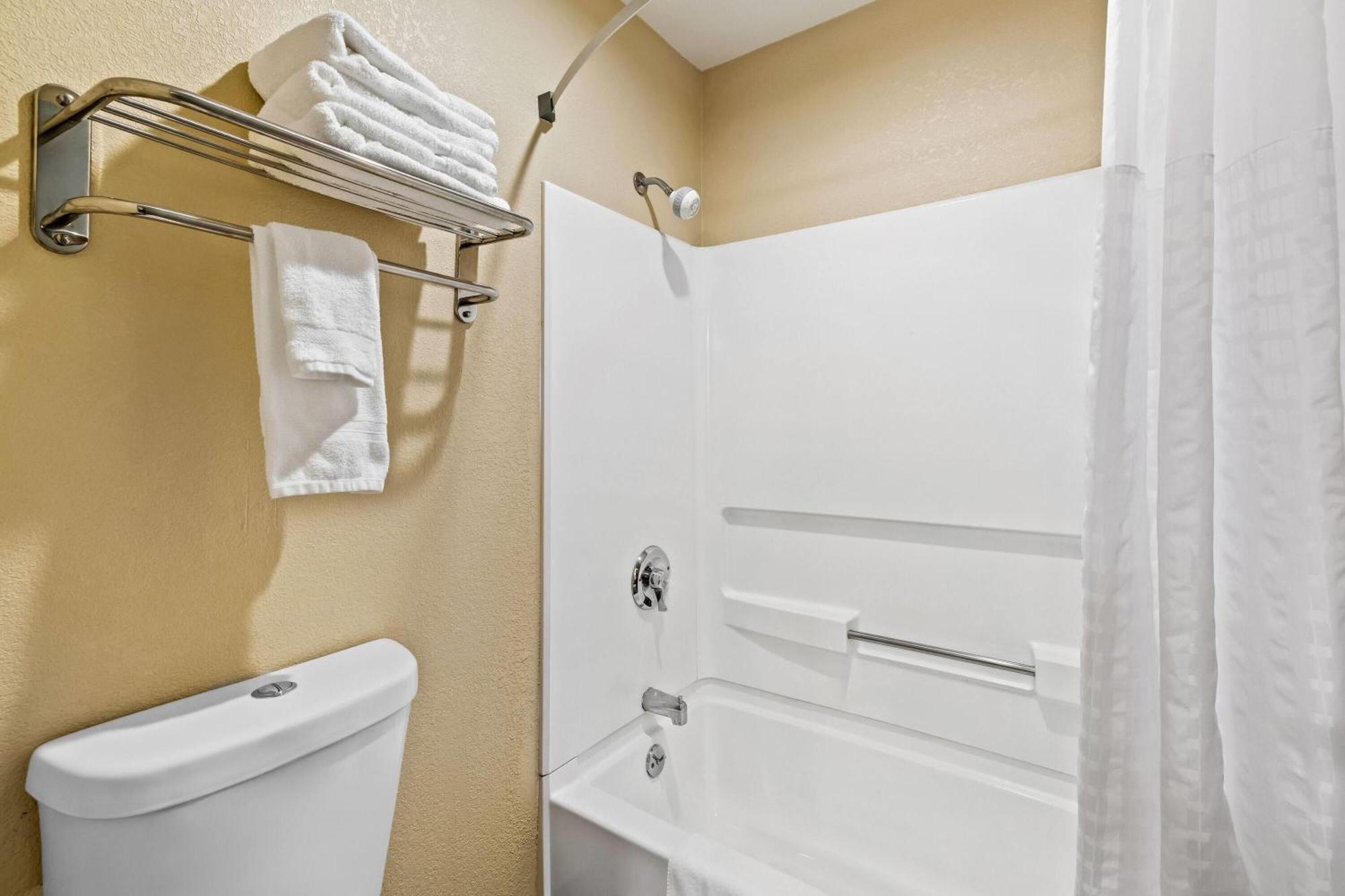 Days Inn By Wyndham Black River Falls - Access To Atv Trail Exteriér fotografie