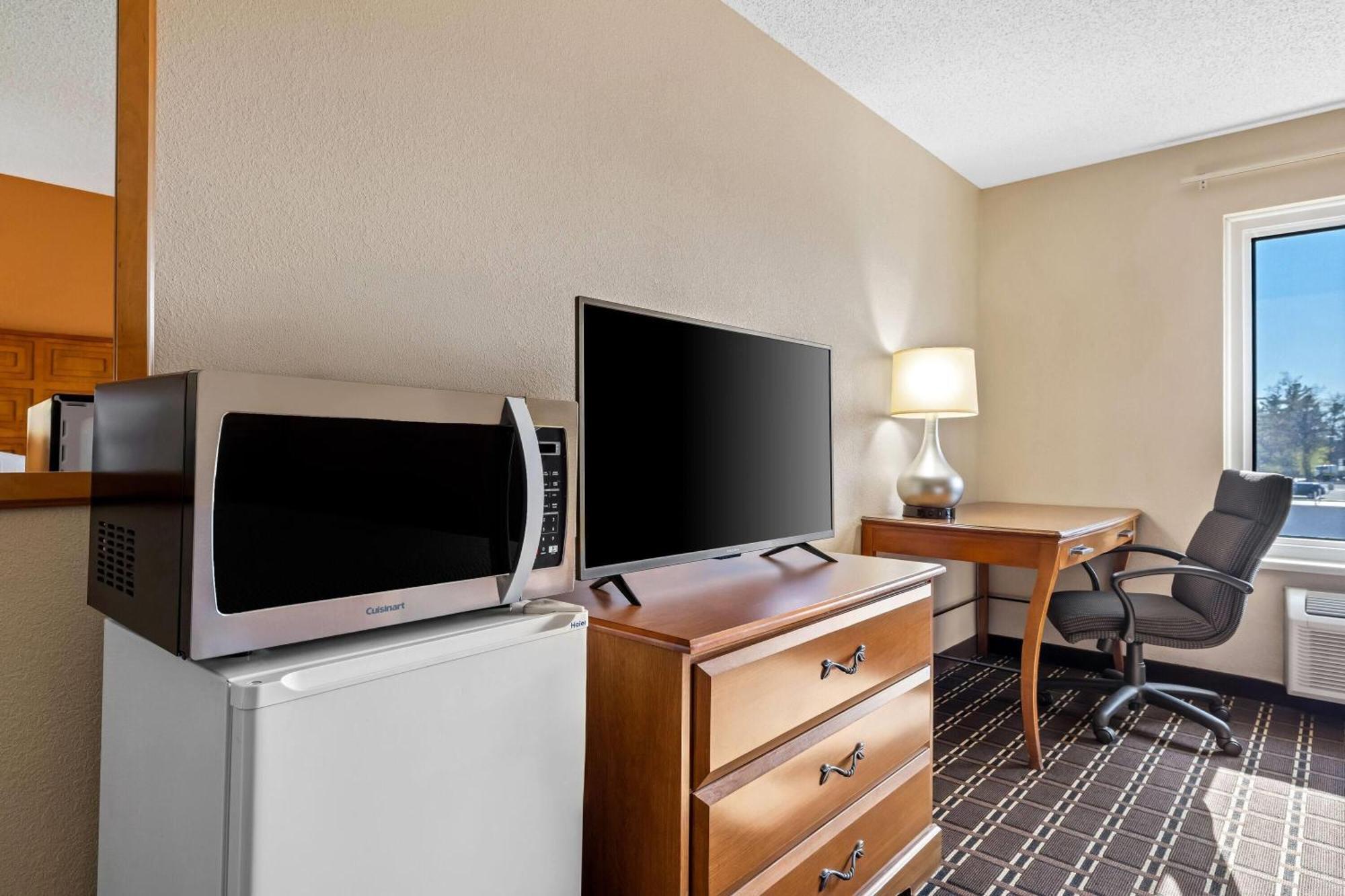 Days Inn By Wyndham Black River Falls - Access To Atv Trail Exteriér fotografie