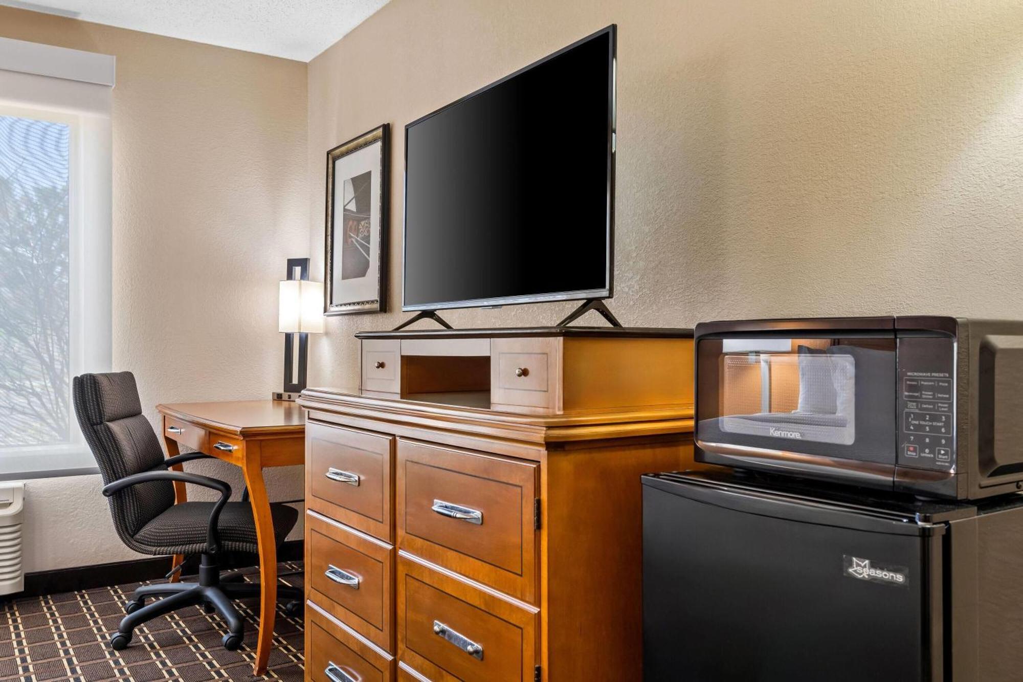 Days Inn By Wyndham Black River Falls - Access To Atv Trail Exteriér fotografie