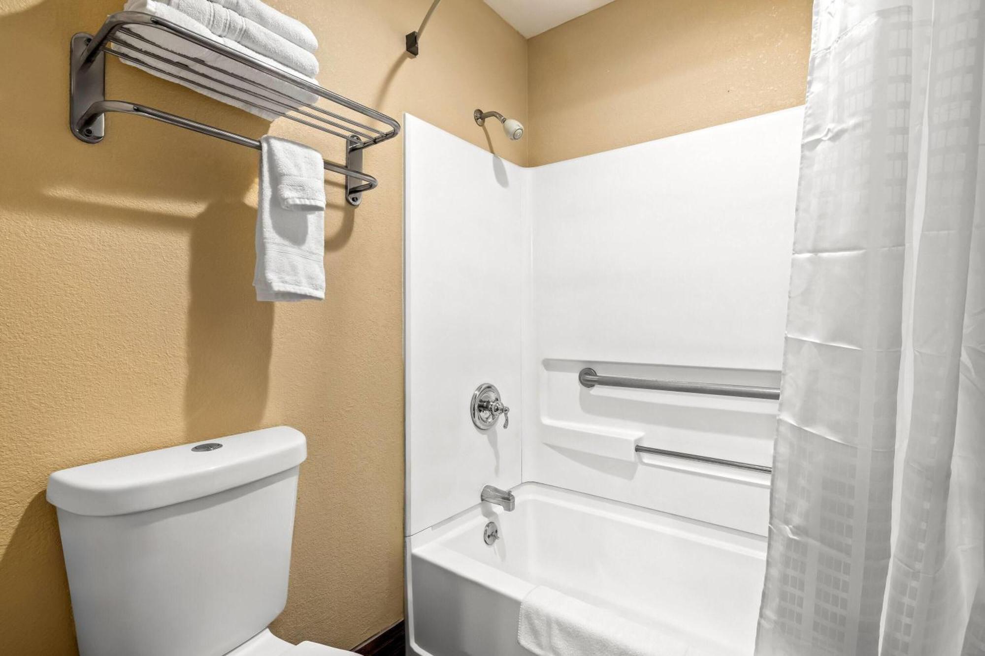 Days Inn By Wyndham Black River Falls - Access To Atv Trail Exteriér fotografie