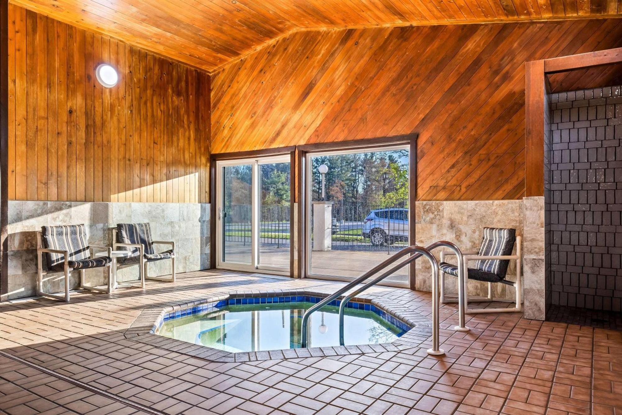 Days Inn By Wyndham Black River Falls - Access To Atv Trail Exteriér fotografie
