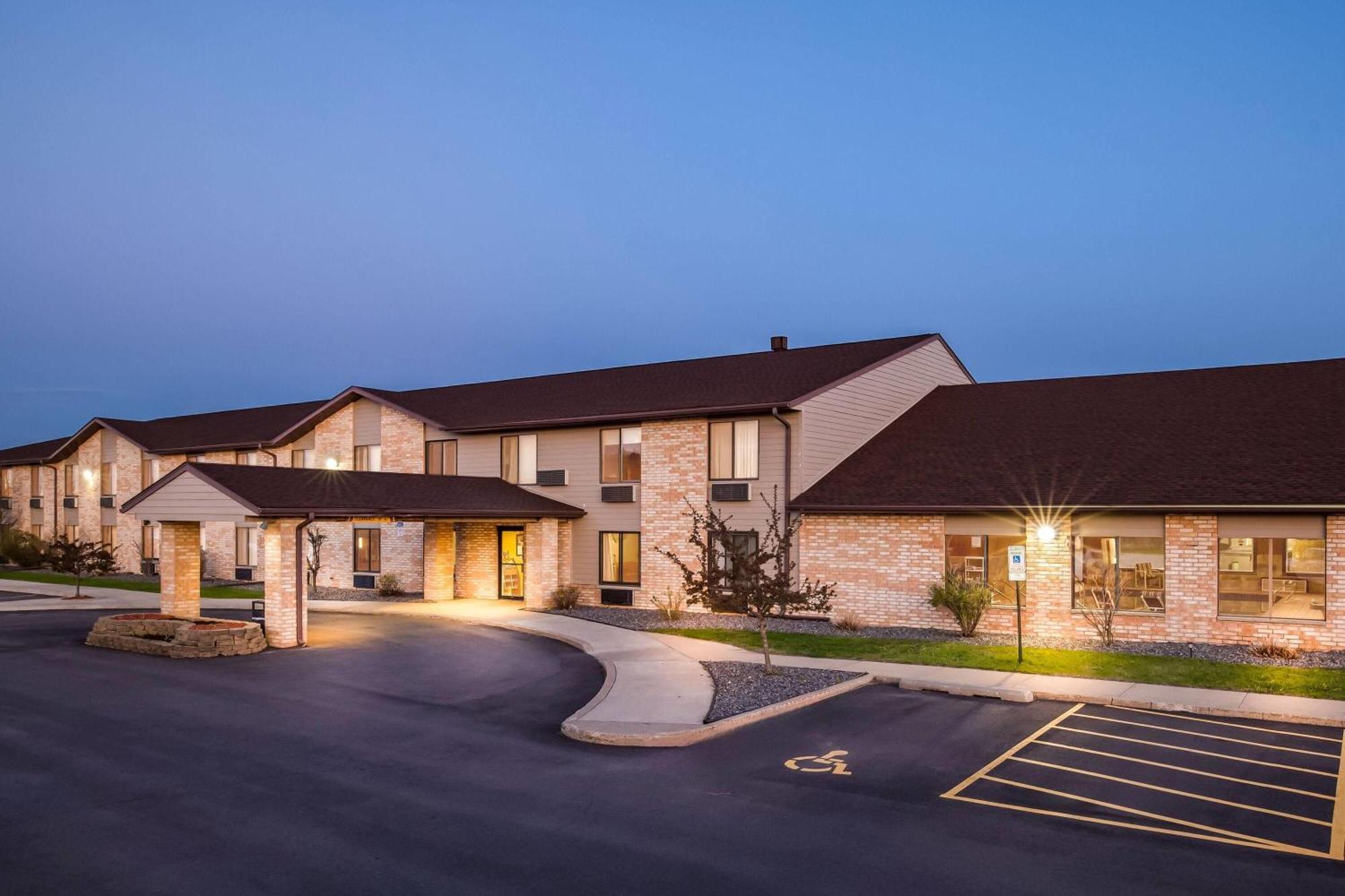 Days Inn By Wyndham Black River Falls - Access To Atv Trail Exteriér fotografie
